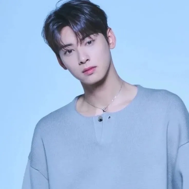 Latest photo of Cha Eunwoo