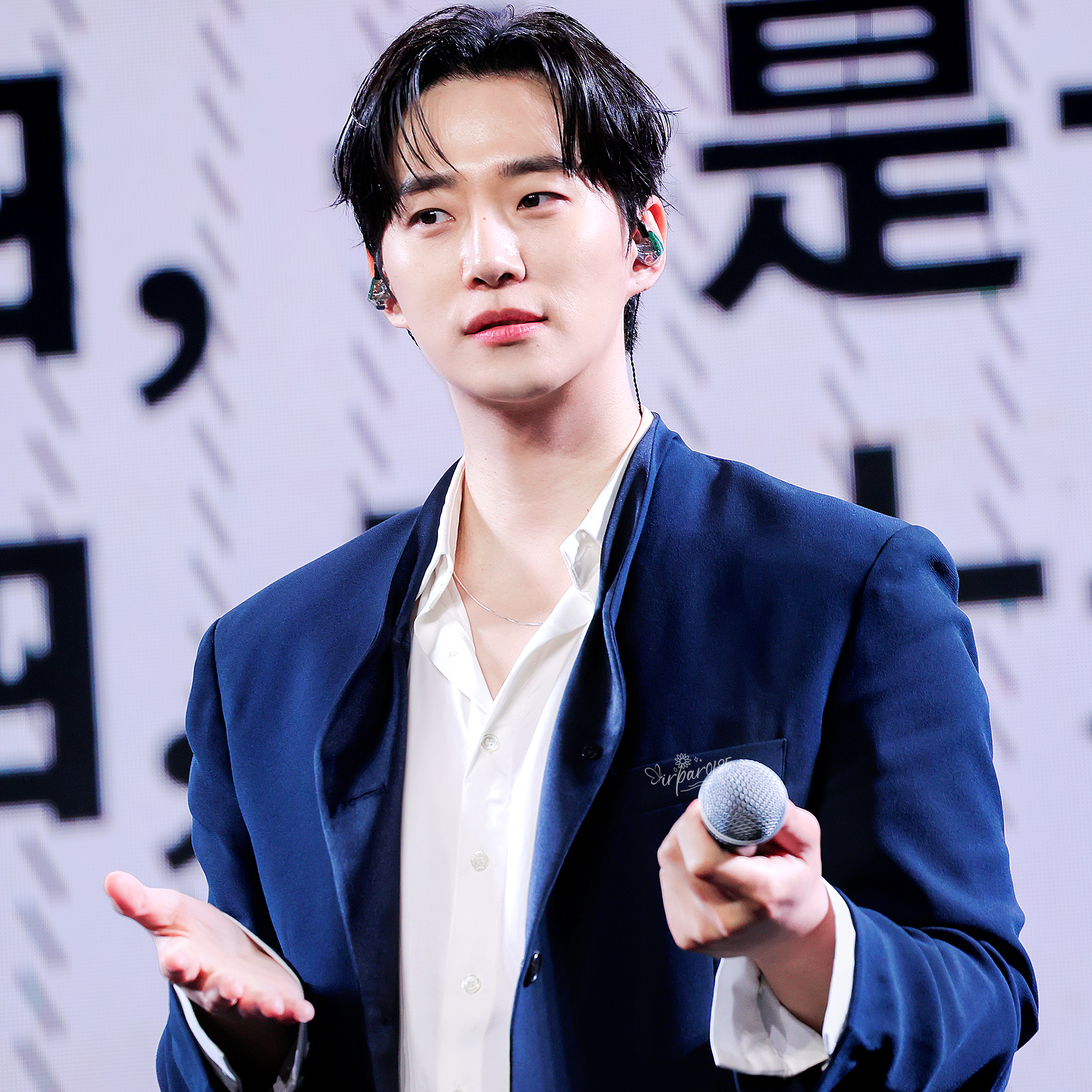 イ・ジュノの最近の活動ショット