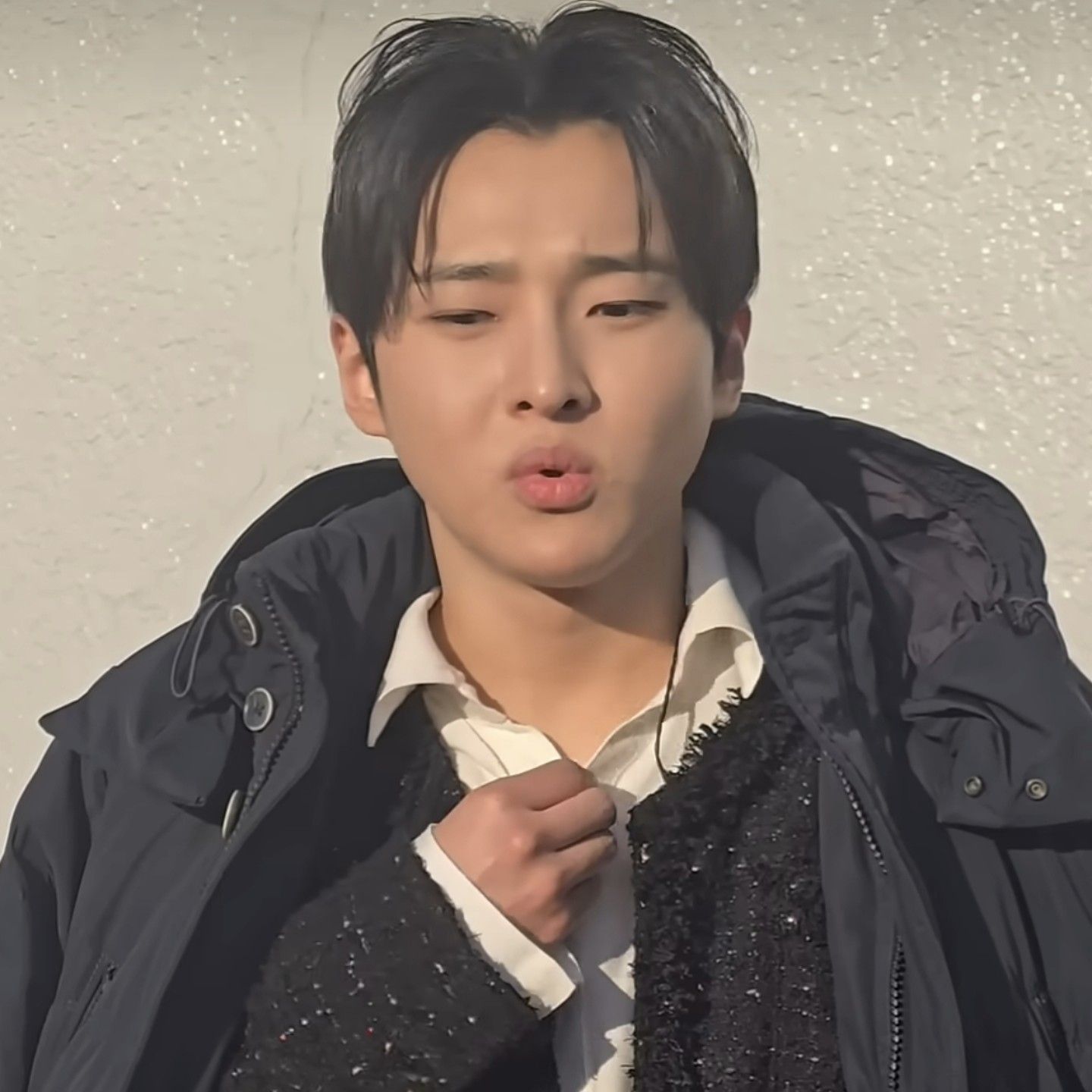 Behind-the-scenes cut of Seong Ri