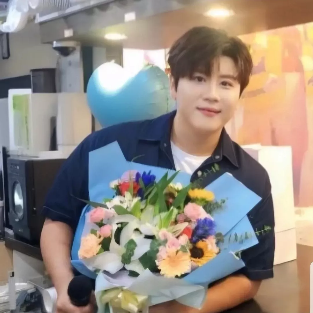 Behind-the-scenes cut of Jin Haesung