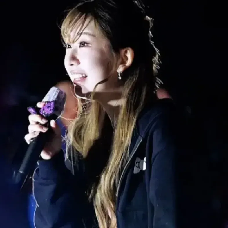A moment captured by a fan of Jeon Yujin