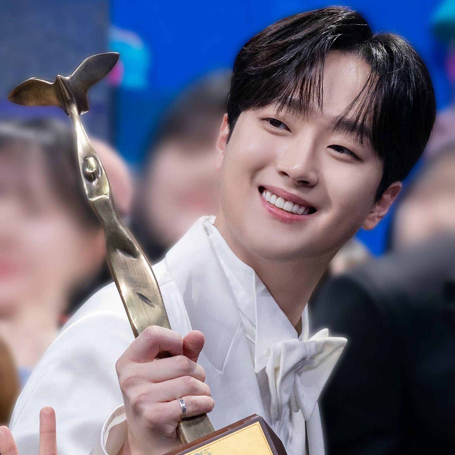 李灿元的最新照片