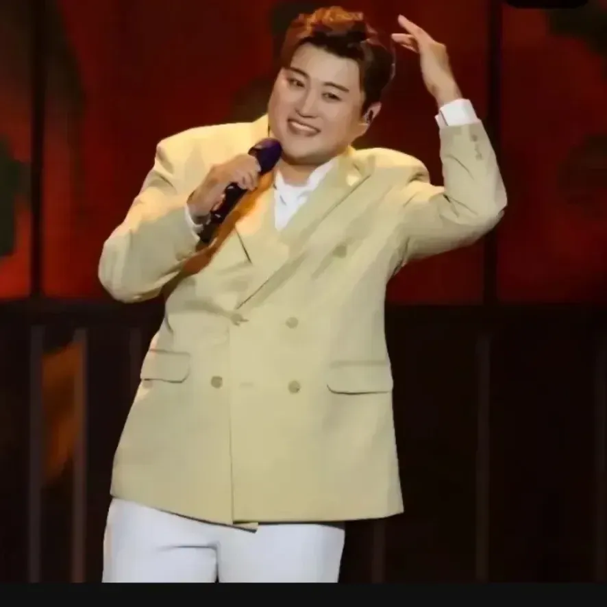 김호중 최근 활동샷
