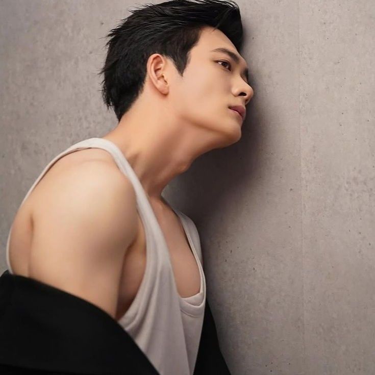 Behind-the-scenes cut of Kang Taeoh