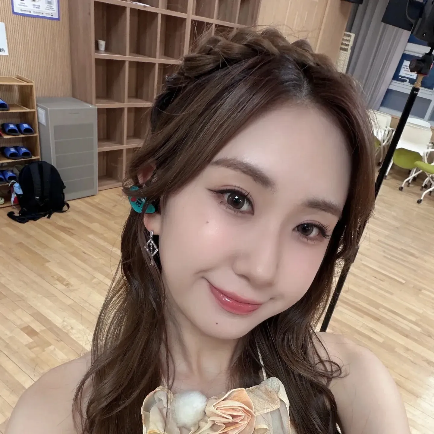 Cuplikan di balik layar dari Jeon Yujin