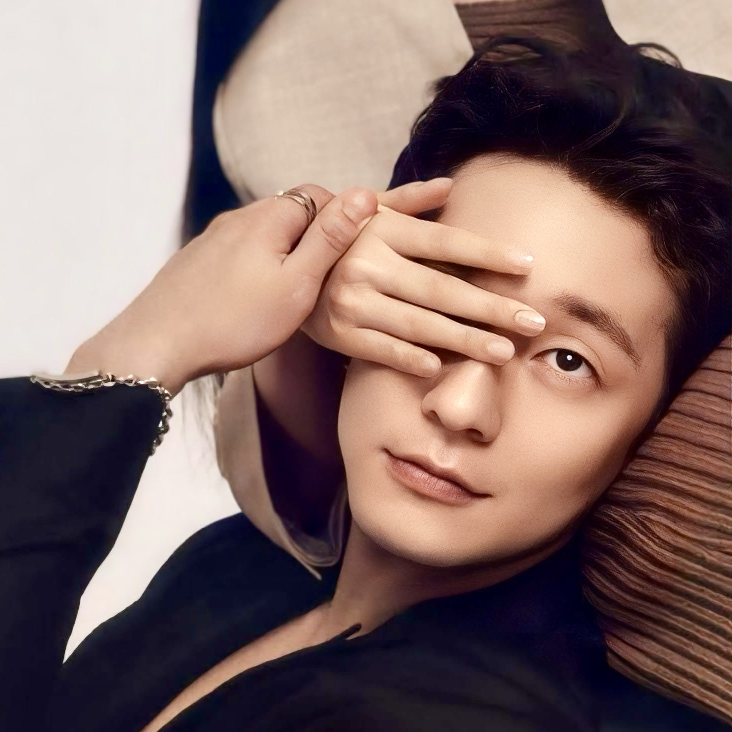 Recent activity shot of Son Seokkoo