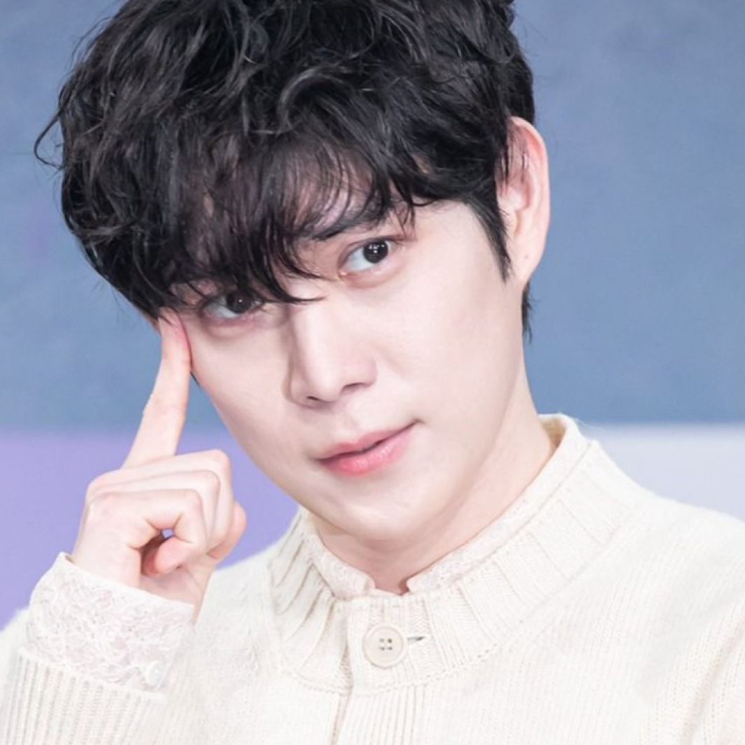 Behind-the-scenes cut of Kim Youngdae