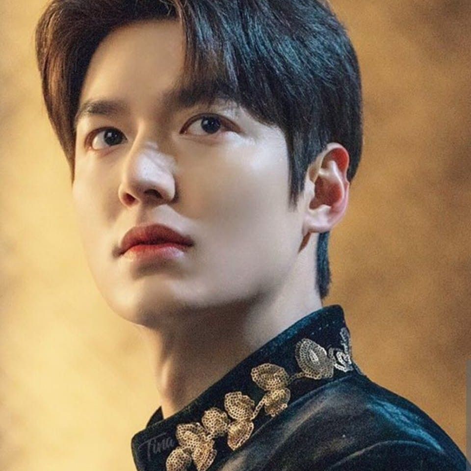 Behind-the-scenes cut of Lee Minho