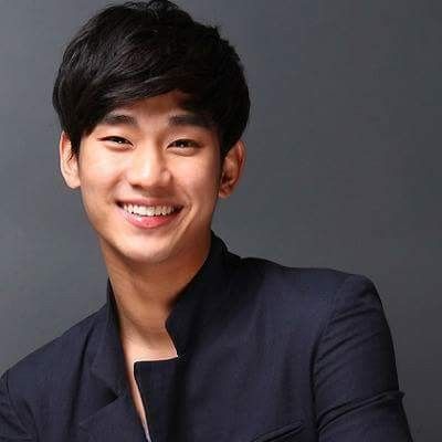 粉絲拍下的金秀賢瞬間