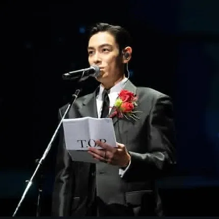 A moment captured by a fan of T.O.P