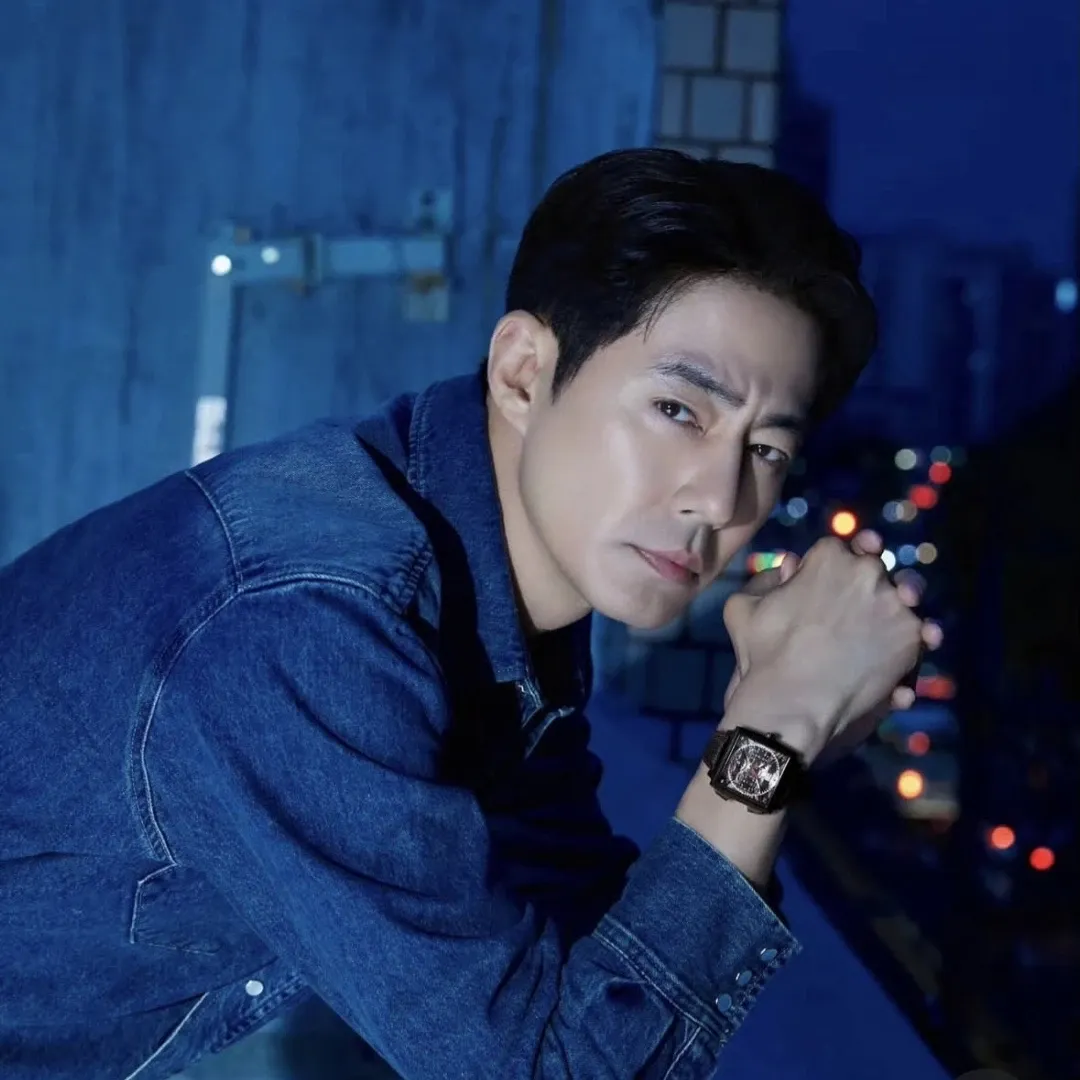Recent activity shot of Jo Insung