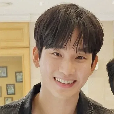 A moment captured by a fan of Kim Soohyun