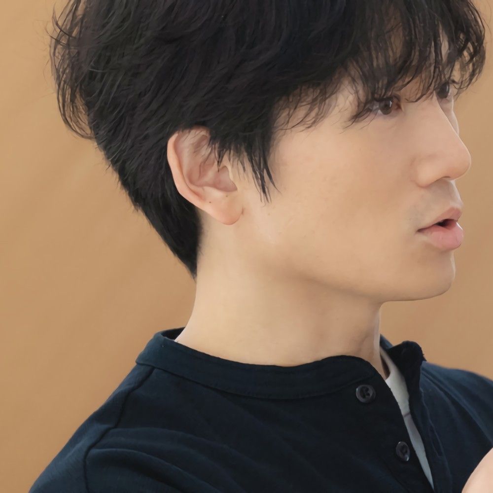 Behind-the-scenes cut of Ji Sung