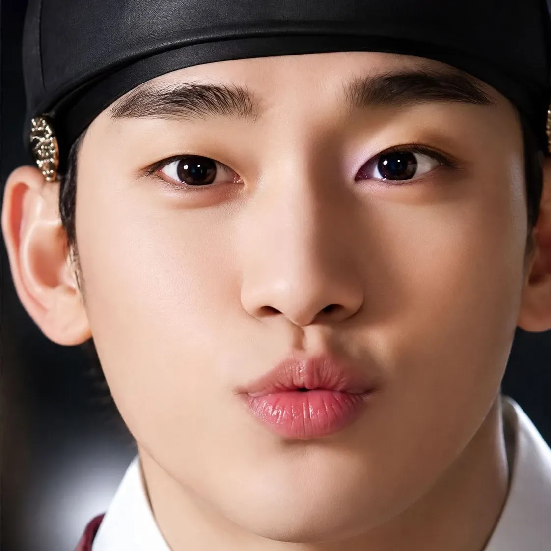 Behind-the-scenes cut of Kim Soohyun