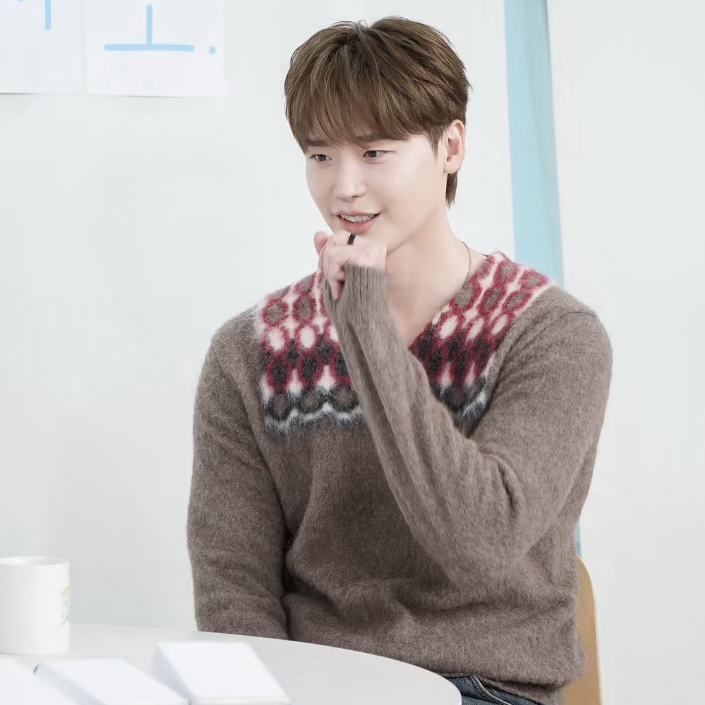 A moment captured by a fan of Lee Jongsuk
