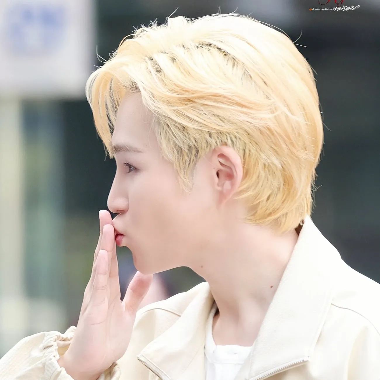 粉丝拍下的金熙栽瞬间