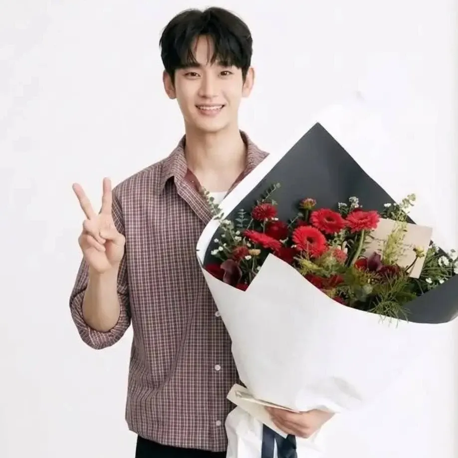 Recent activity shot of Kim Soohyun