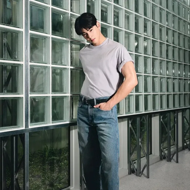 Latest photo of Cha Eunwoo