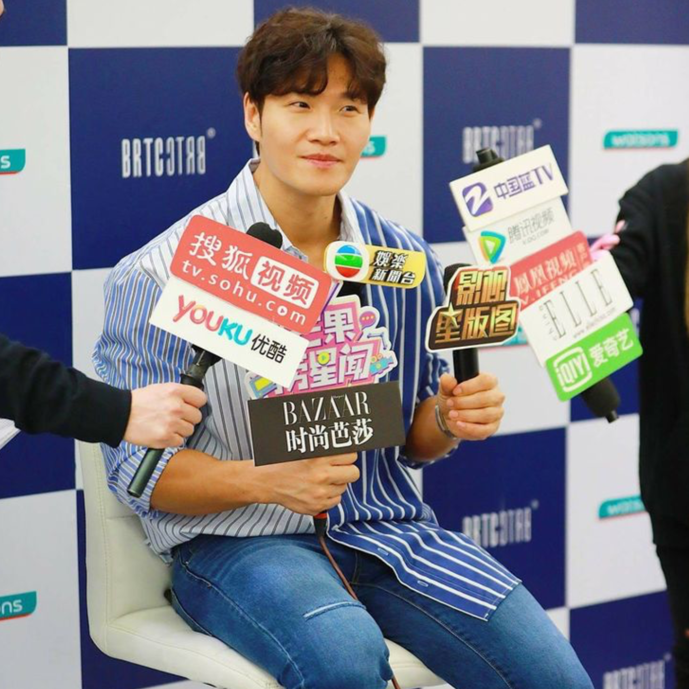 キム・ジョングクの最新写真