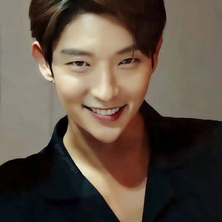 A moment captured by a fan of Lee Joongi