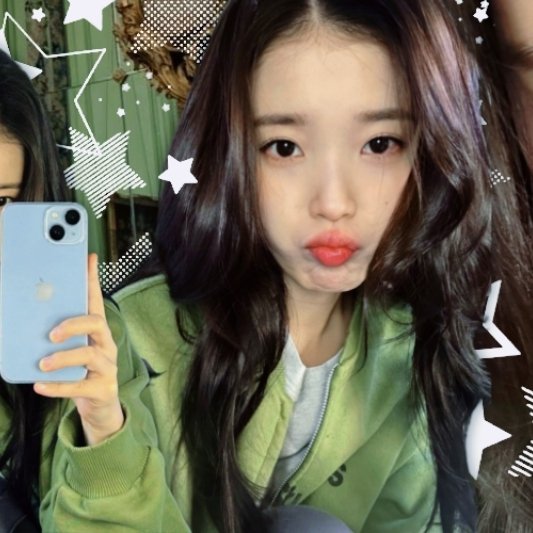 Foto kegiatan terbaru dari IU