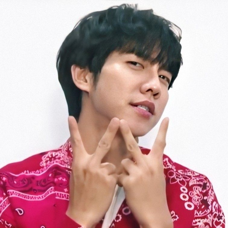 Momen yang diabadikan oleh penggemar Lee Seunggi