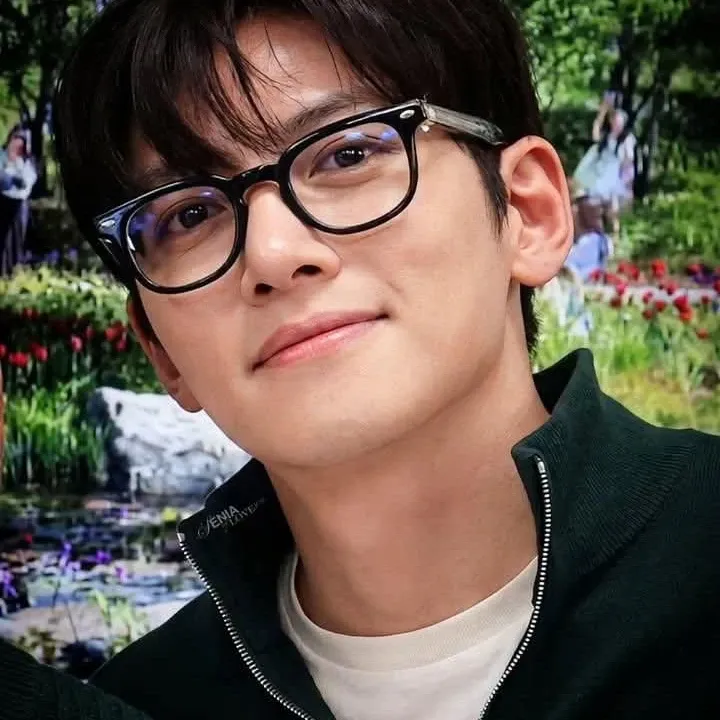 A moment captured by a fan of Ji Changwook