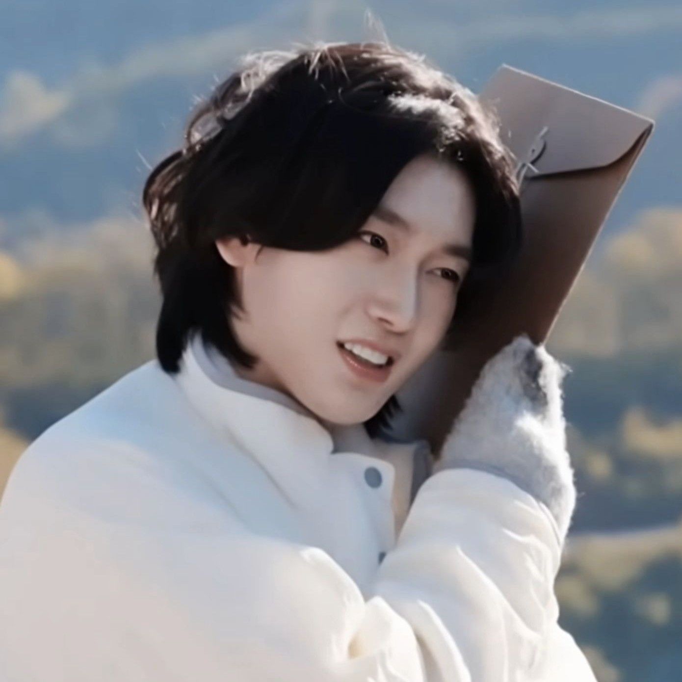 Behind-the-scenes cut of Kim Yongbin