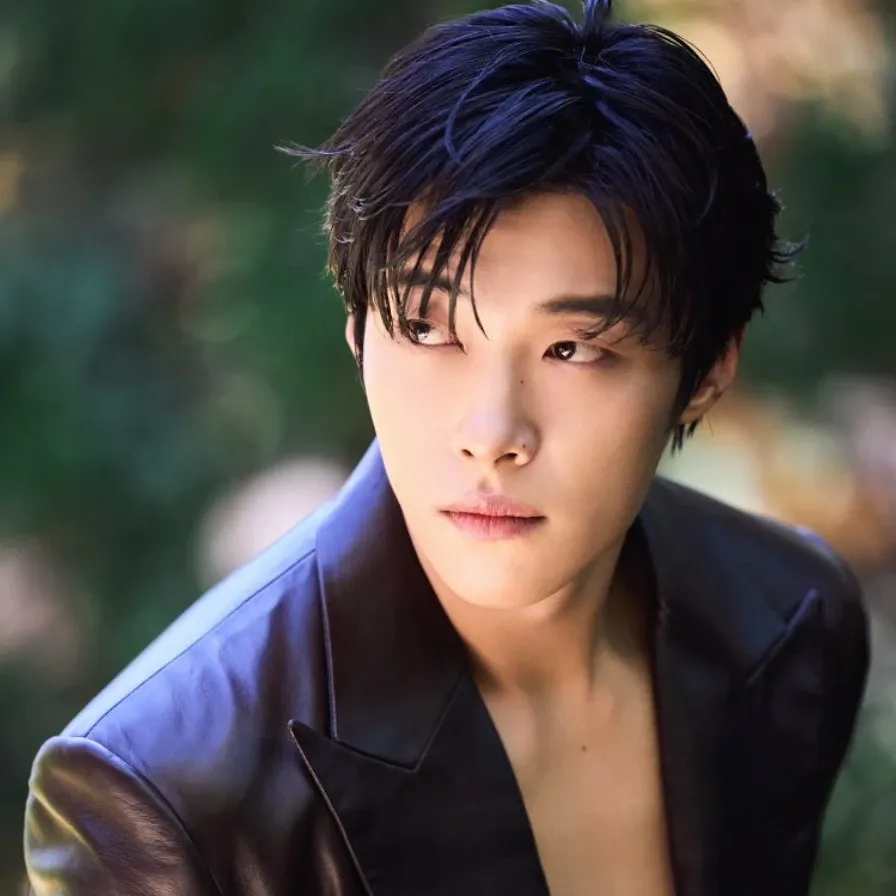Behind-the-scenes cut of Woo Dohwan