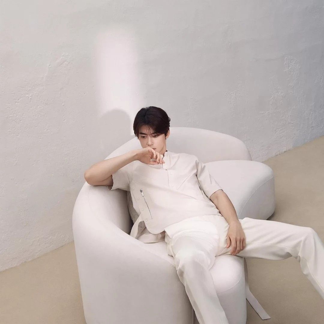 A moment captured by a fan of Cha Eunwoo