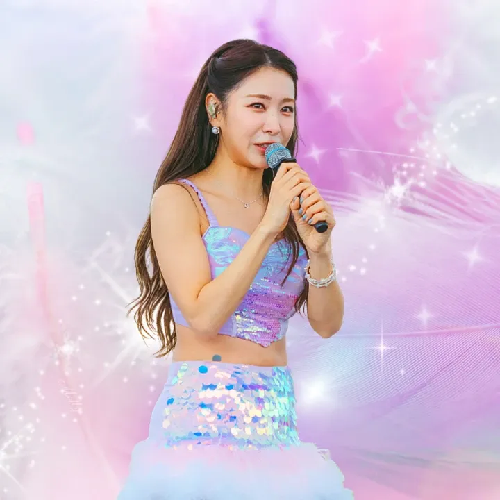 A moment captured by a fan of Huh Chanmi