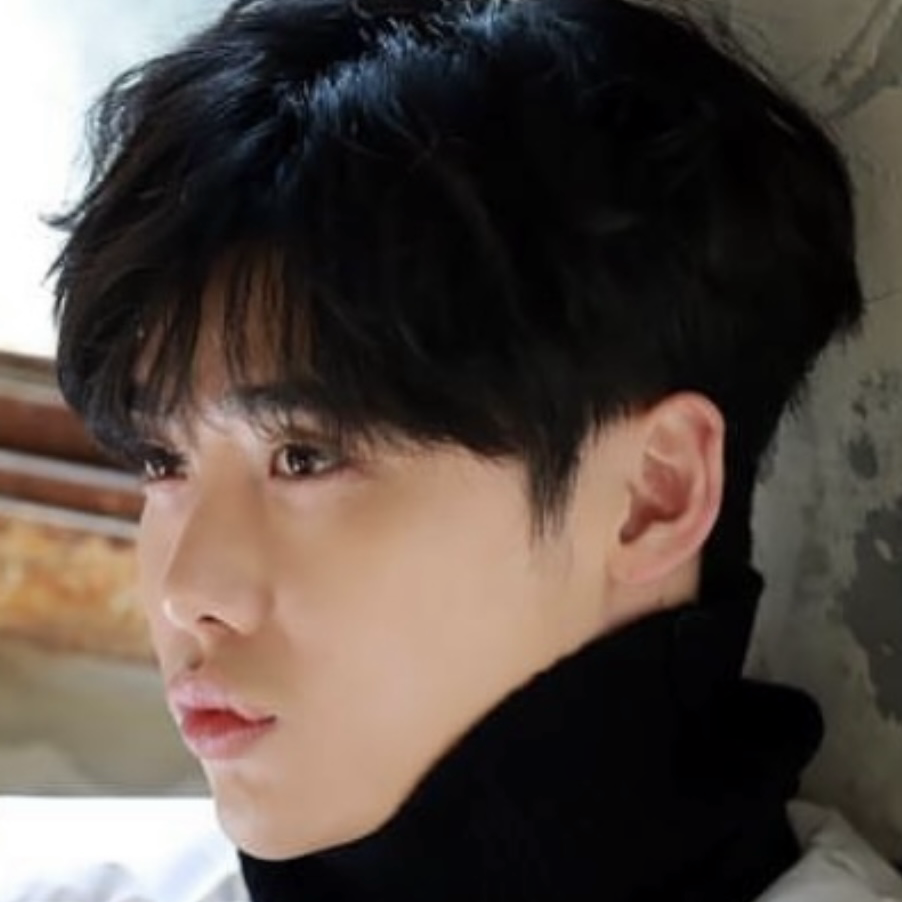 A moment captured by a fan of Lee Jongsuk