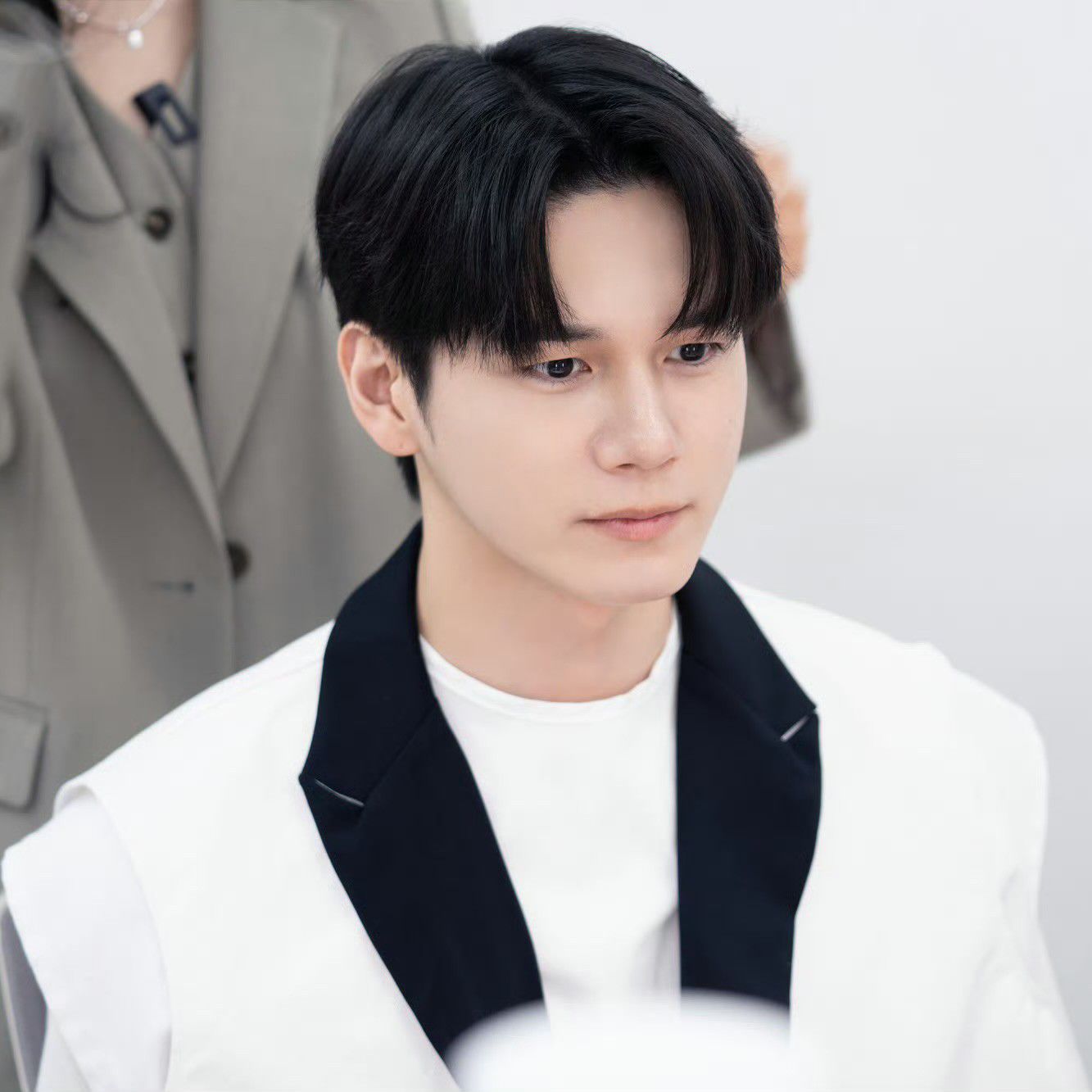 粉絲拍下的邕聖祐瞬間