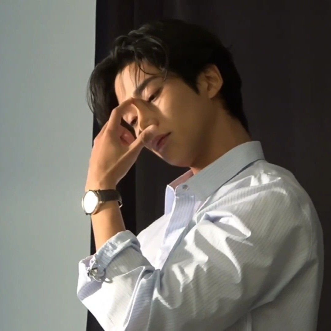 로운의 최신 사진