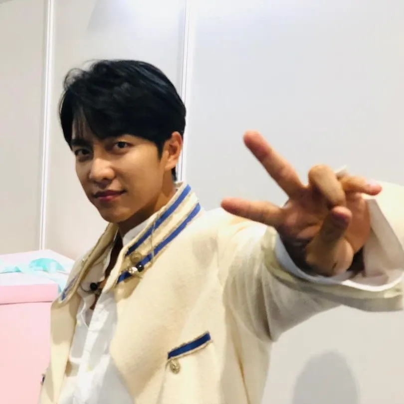 Foto kegiatan terbaru dari Lee Seunggi