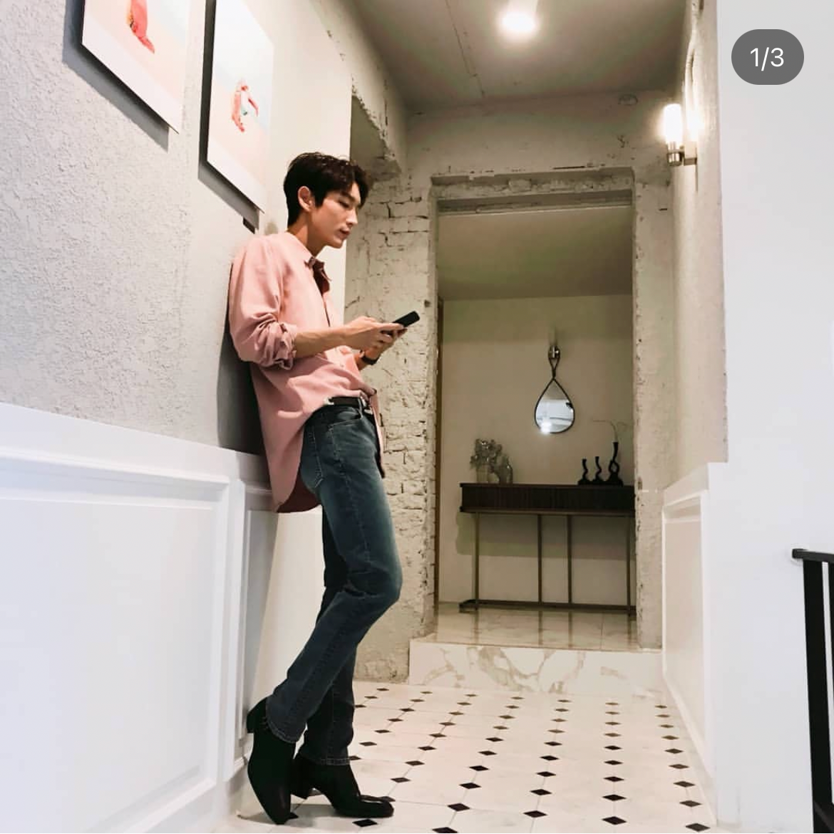 A moment captured by a fan of Lee Joongi