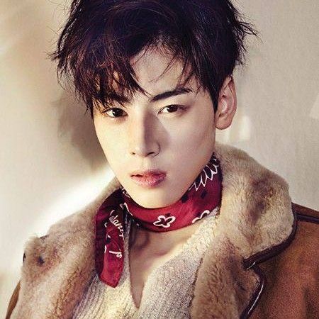 Behind-the-scenes cut of Cha Eunwoo