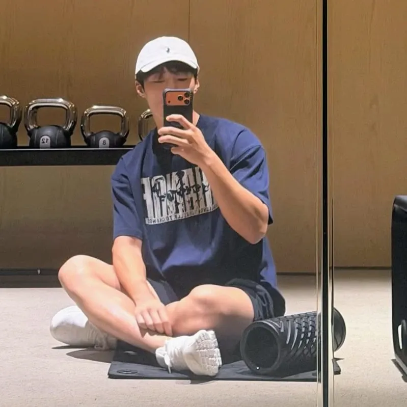 A moment captured by a fan of Woo Dohwan