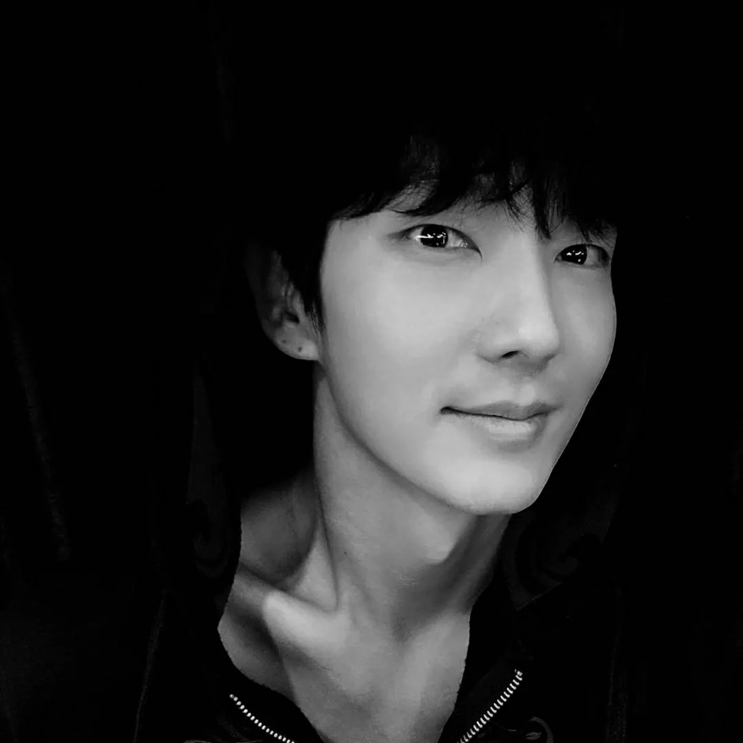 Recent activity shot of Lee Joongi