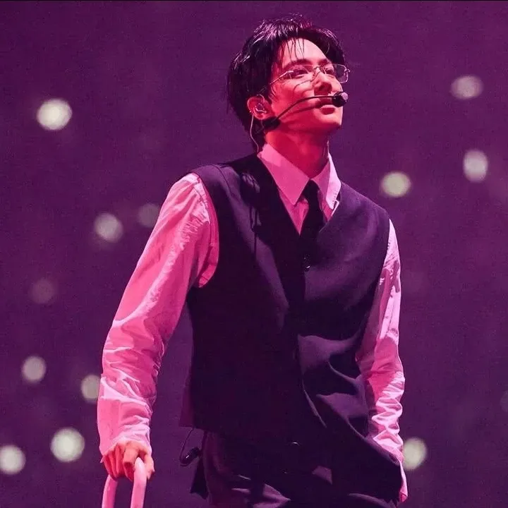 수호 최근 활동샷