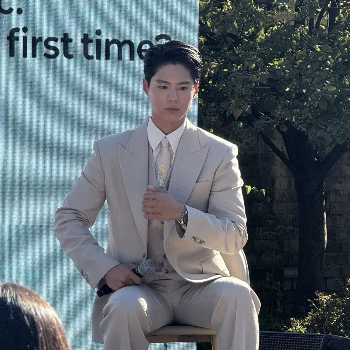 Behind-the-scenes cut of Park Bogum
