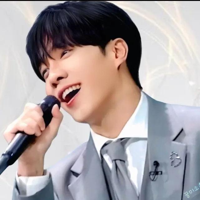 Foto terbaru dari Lee Seunggi