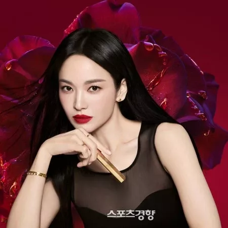 Recent activity shot of Song Hyekyo