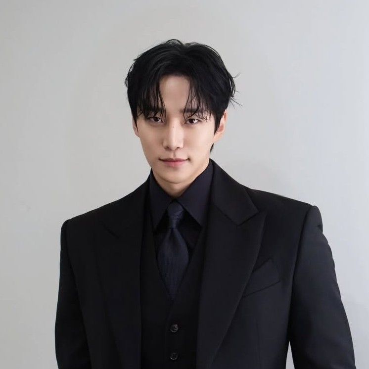 Latest photo of Lee Junho