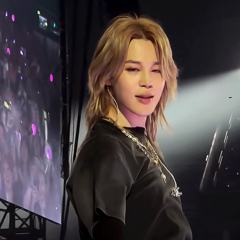Behind-the-scenes cut of Ha Jimin