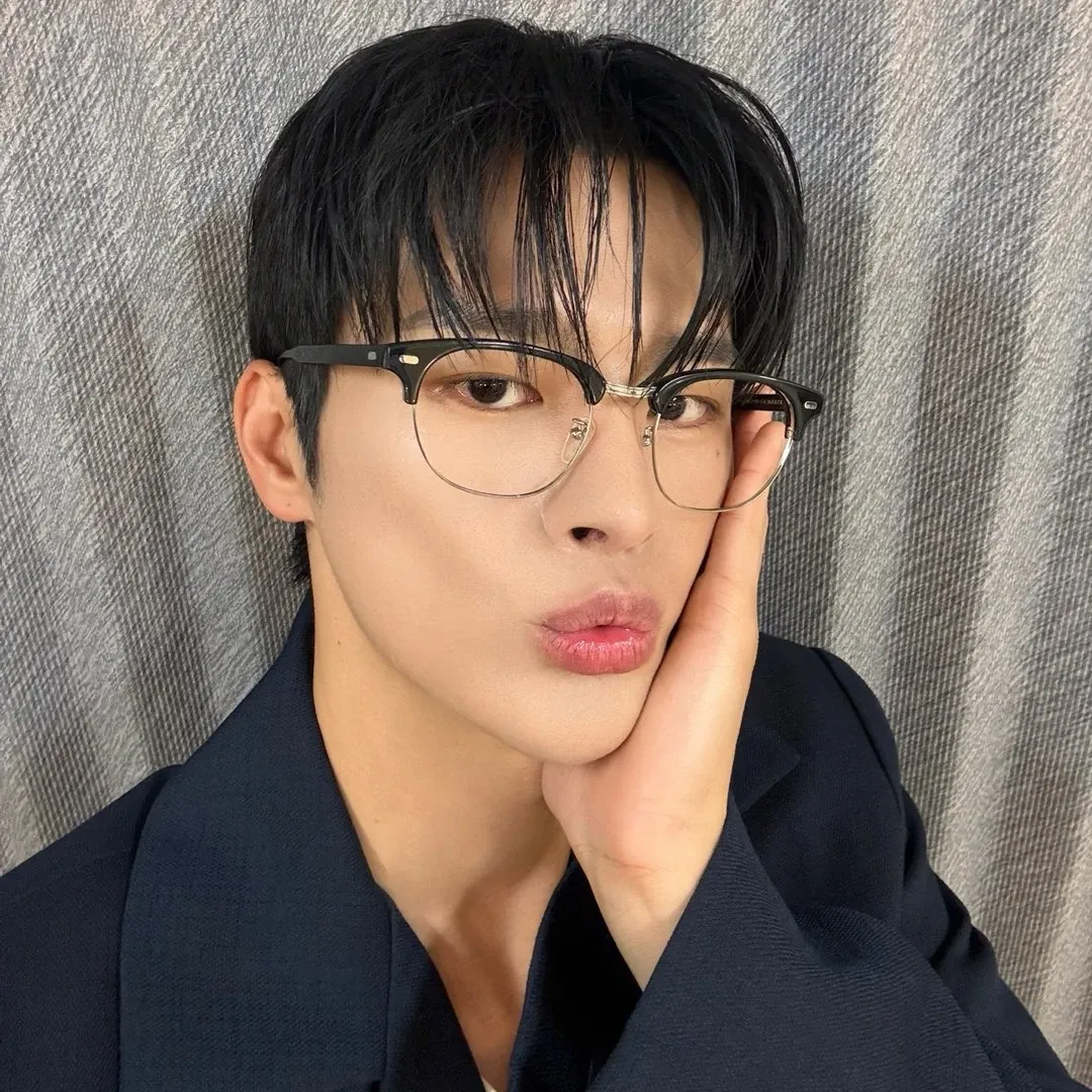 Cuplikan di balik layar dari Seo Inguk