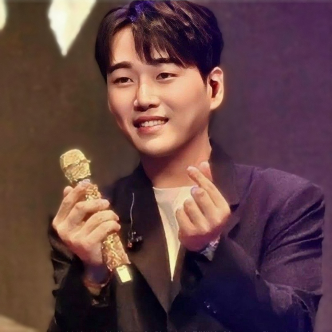 Behind-the-scenes cut of Hwang Youngwoong