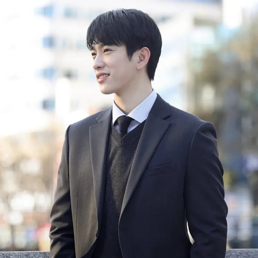 Recent activity shot of Park Jinyoung