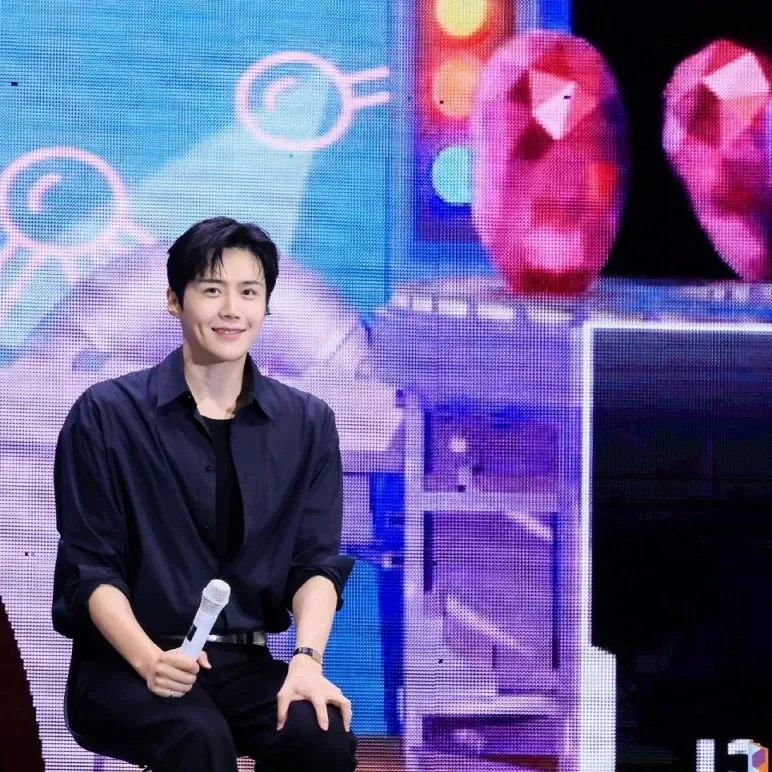 Behind-the-scenes cut of Kim Seonho
