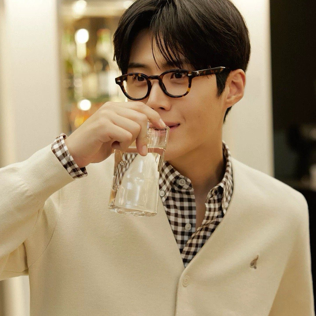 Latest photo of Kim Seonho